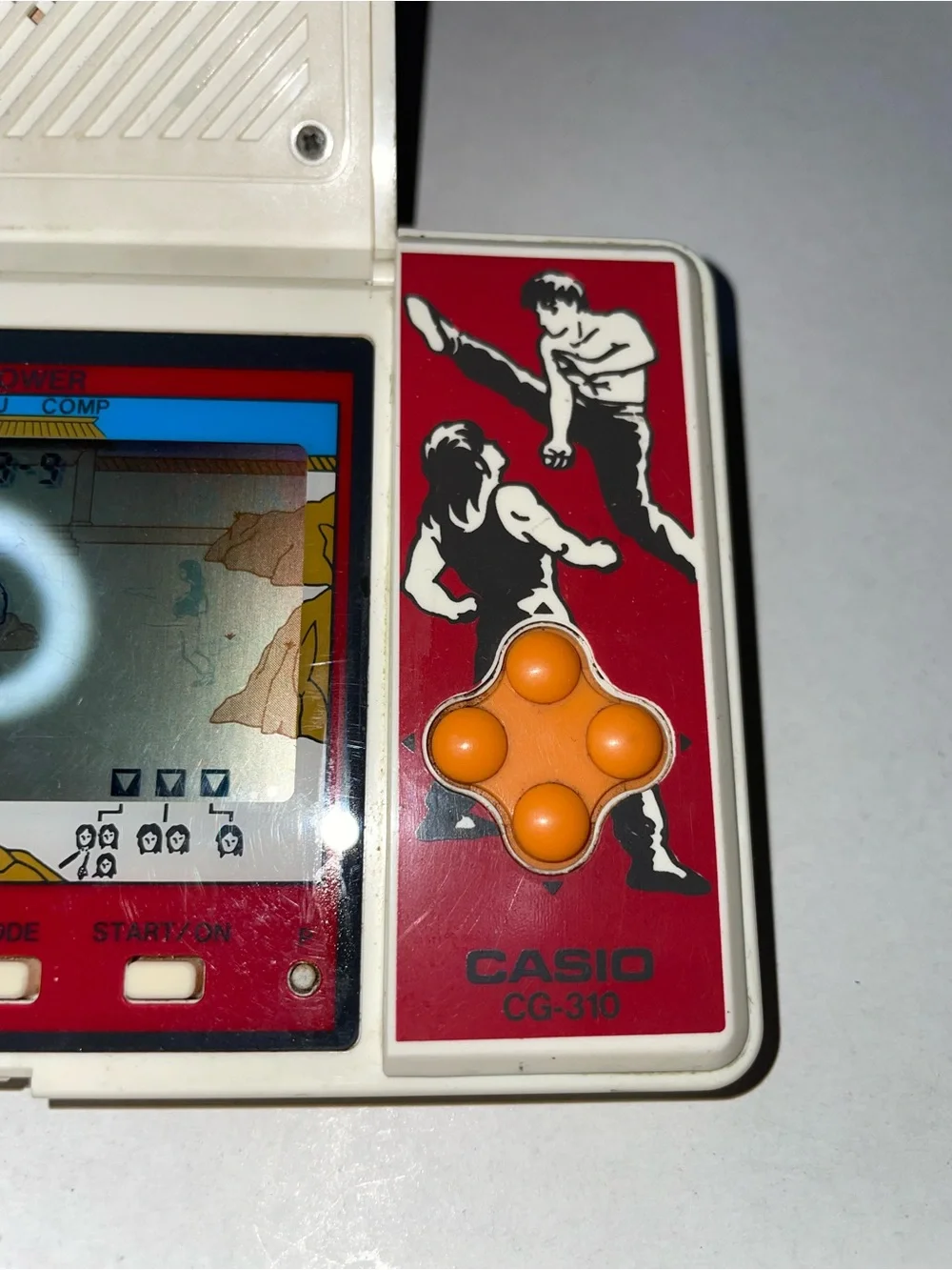 VTG 1984 Casio Kung Fu CG-310 Handheld LCD Electronic Game In Working Condition.